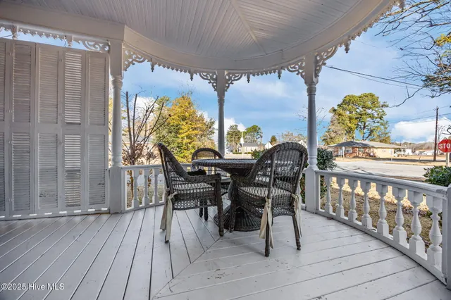 $279,000 | 308 North Front Street, Hamilton, NC 27840