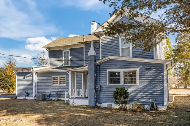$279,000 | 308 North Front Street, Hamilton, NC 27840