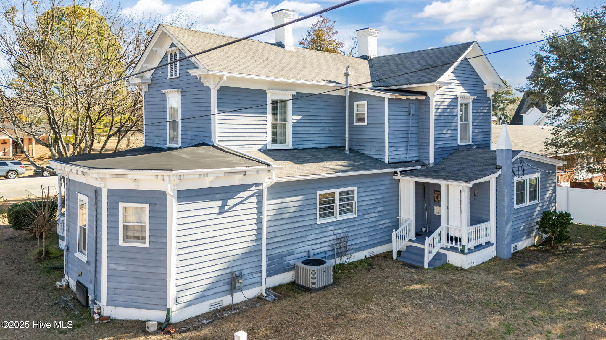 308 North Front Street Hamilton, NC 27840 - Photo 5 of 53 back/driveway view