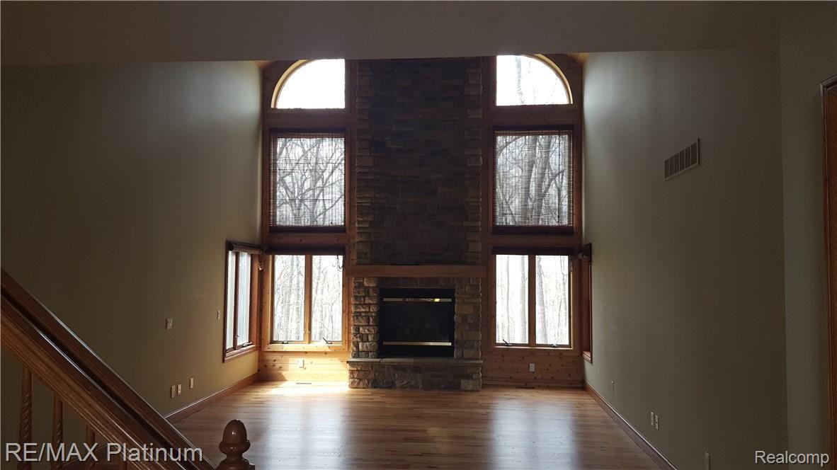 522 Timbermill Lane Howell, MI 48843 - Photo 4 of 29 Great Room
