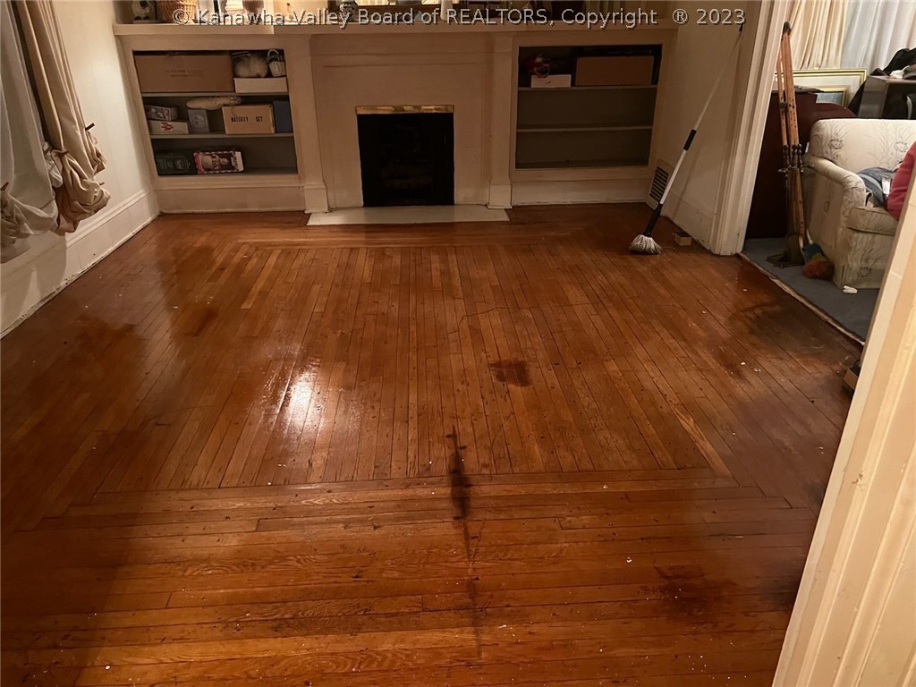 1012 Valley Road Charleston, WV 25302 - Photo 6 of 20 Living room