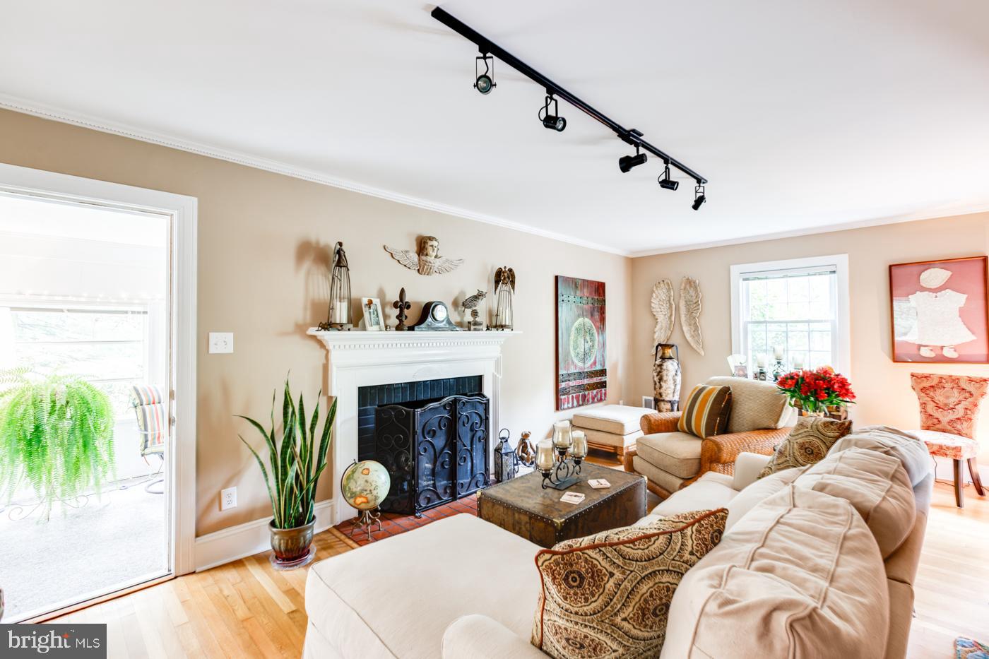 Formal Living Room w/ Fireplace  w/ Gas Log Insert
