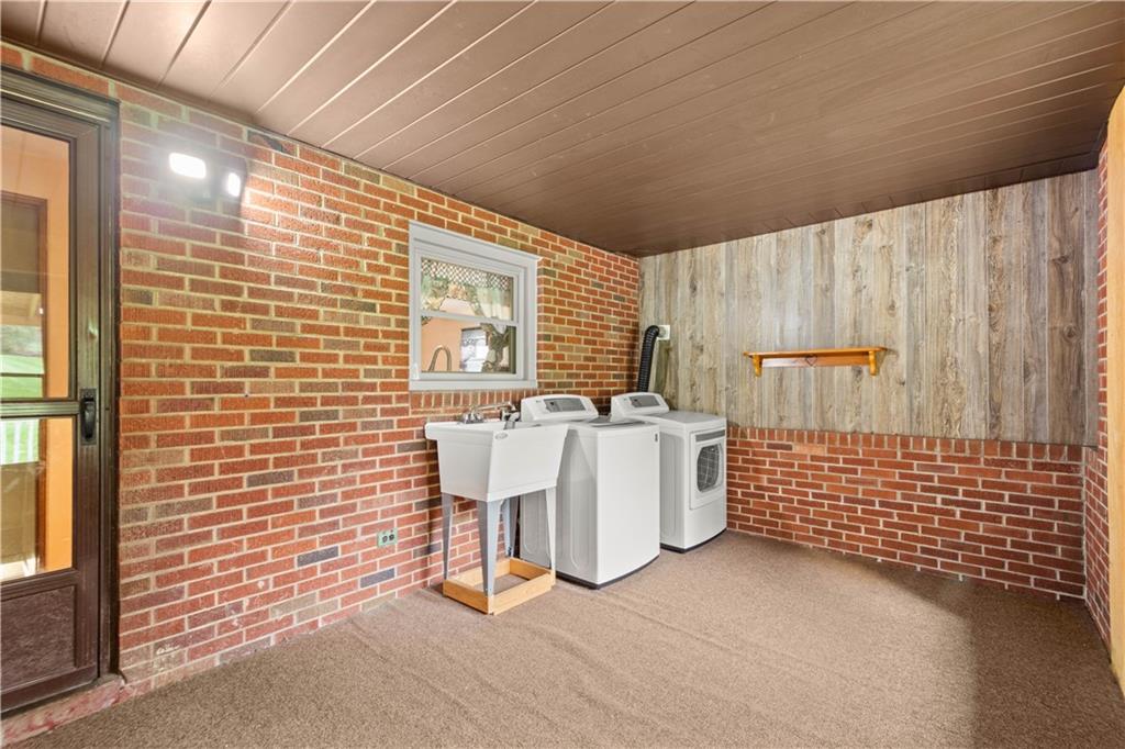 314 Franklin Farms Road Washington, PA 15301 - Photo 33 of 46 Addl room off of kitchen for easy access to washer and dryer