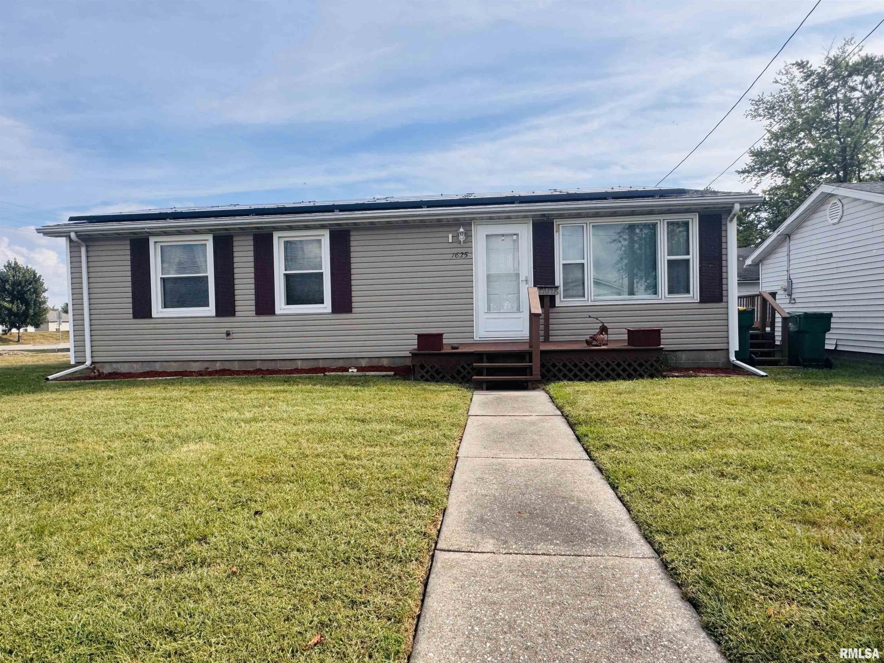 1625 East Murray Street Macomb, IL 61455 - Photo 1 of 38