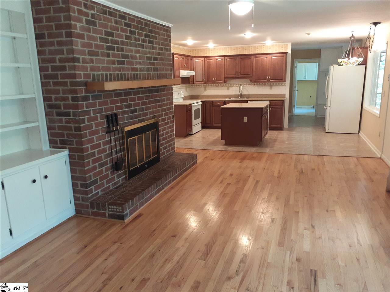 302 Hermitage Road Greenville, SC 29615 - Photo 8 of 28 Gallery Image 8