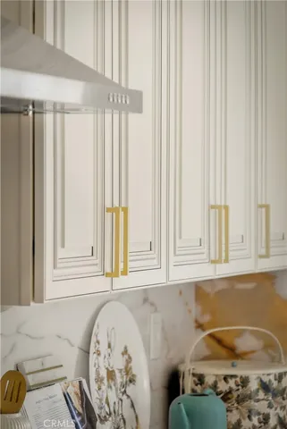 a close view of sink