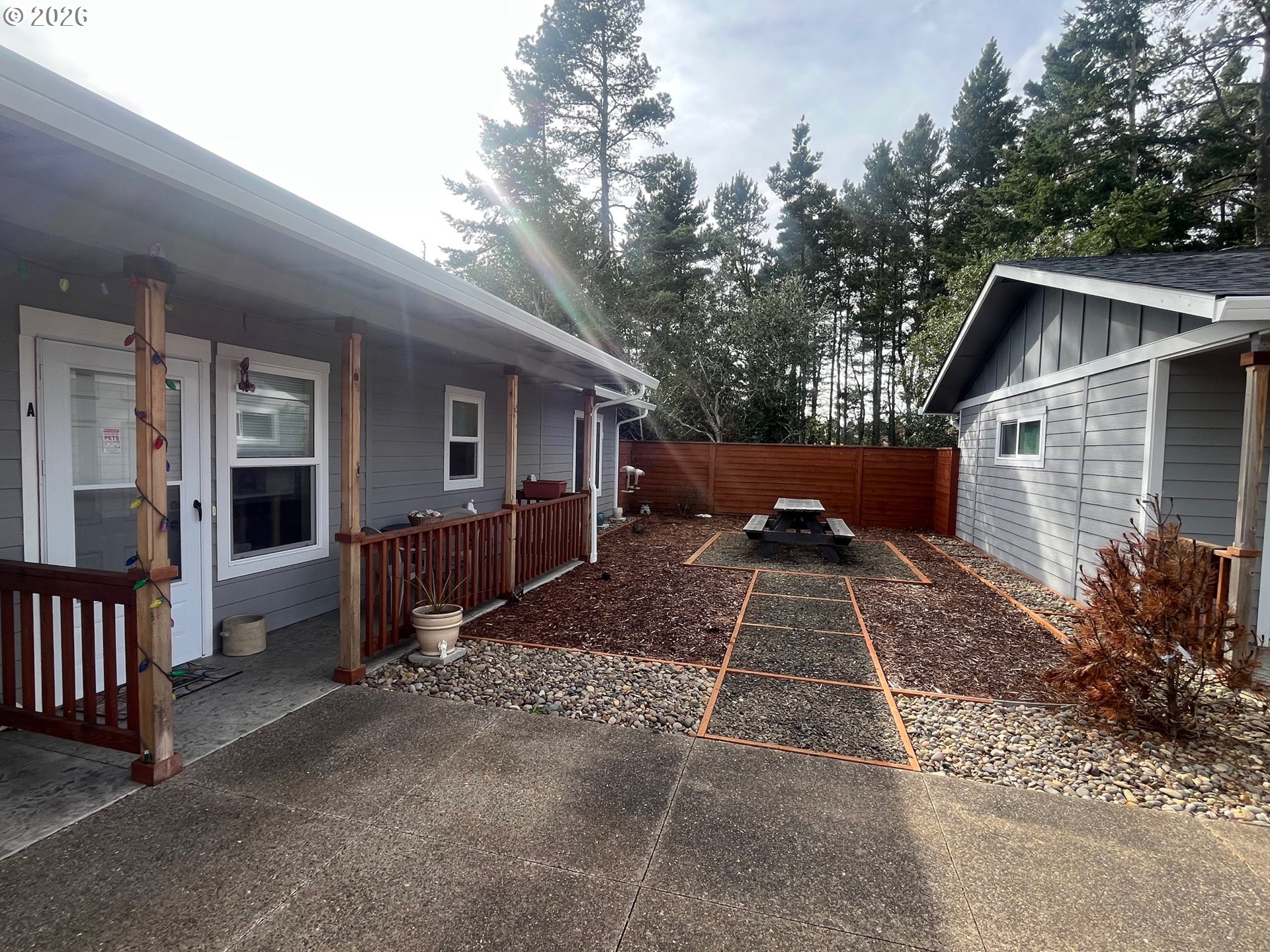 1610 19th Street Florence, OR 97439 - Photo 11 of 48 Courtyard