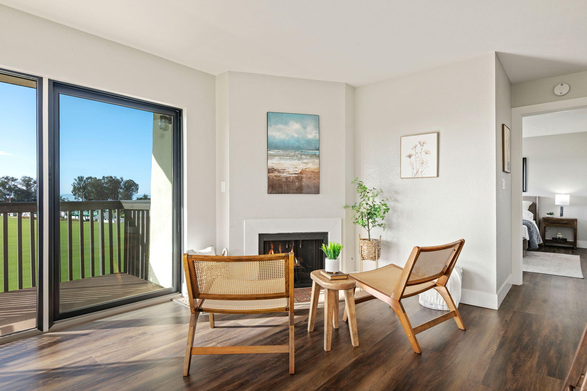 3375 Foothill Road, Unit 921 Carpinteria, CA 93013 - Photo 4 of 18 Sitting Area