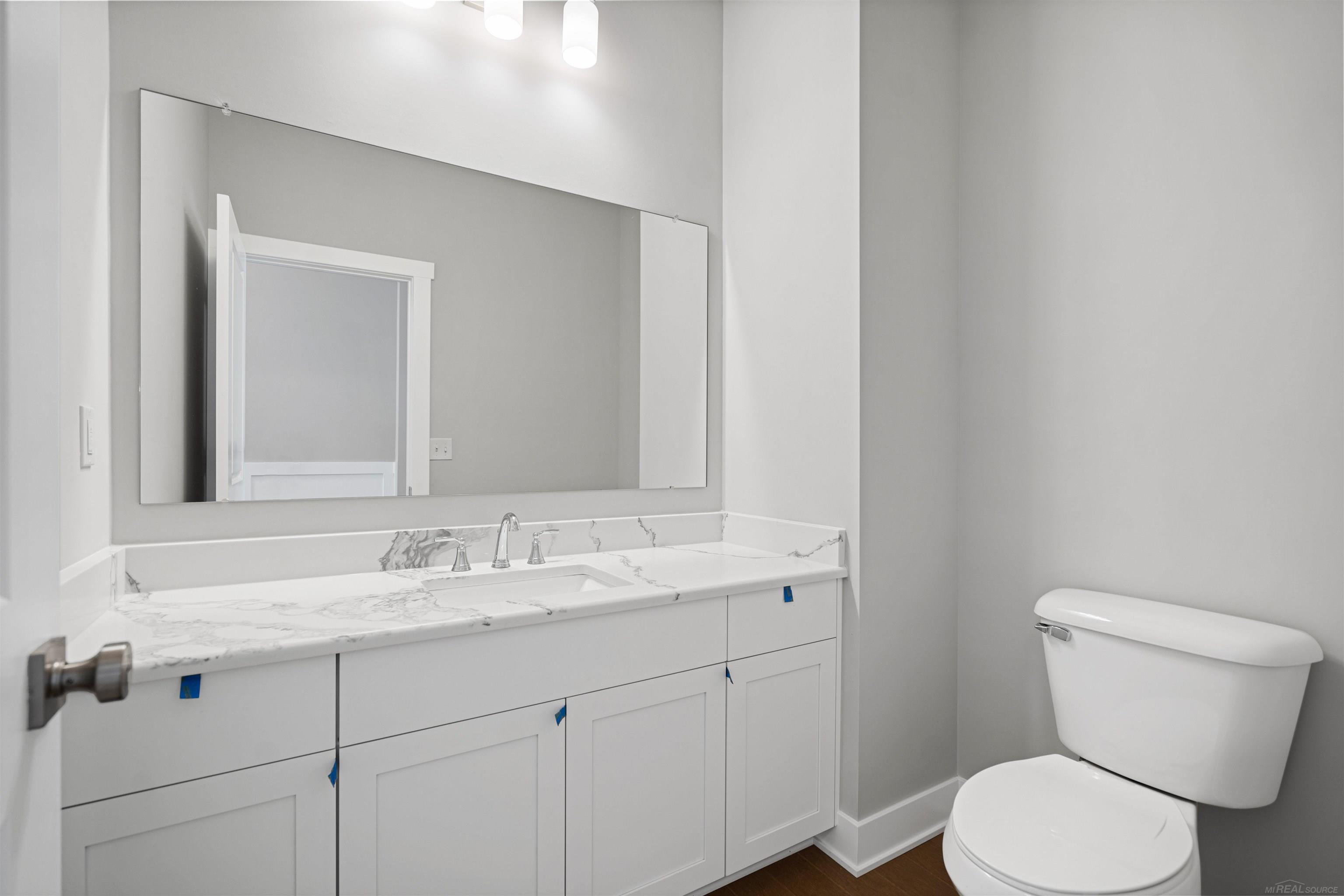 27650 Hagen Road New Baltimore, MI 48051 - Photo 35 of 40 Bathroom