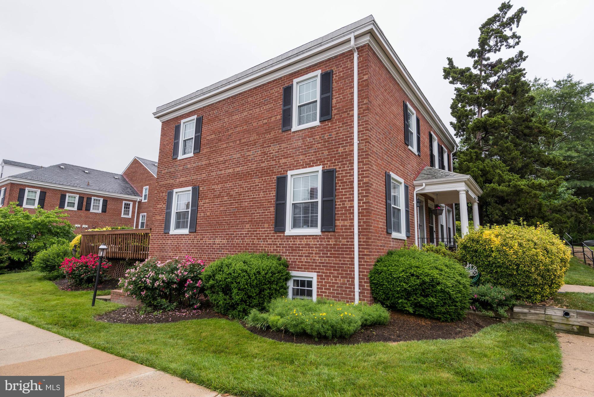 4207 32nd Road South Arlington, VA 22206 - Photo 2 of 25 Exterior (Front)