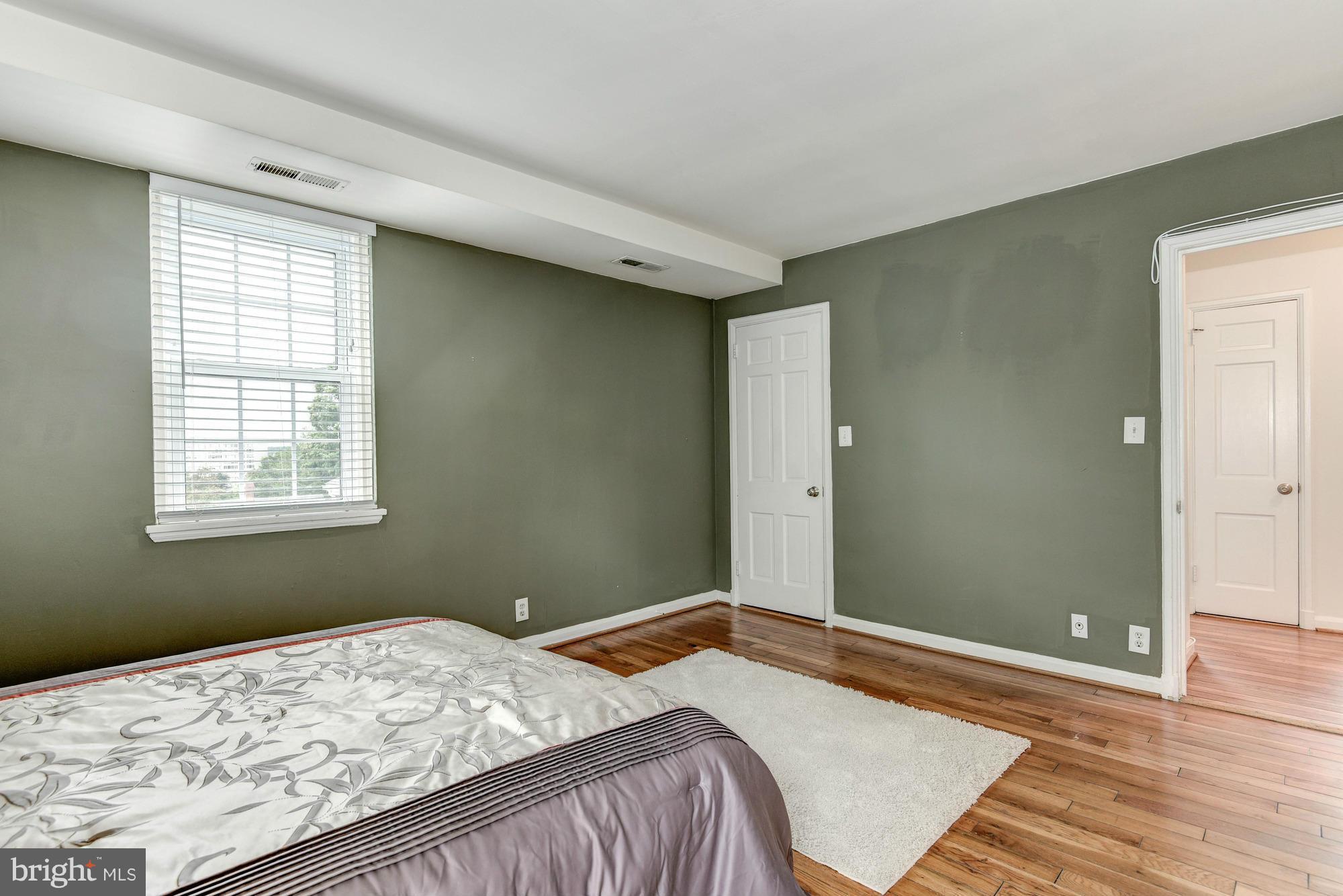 4207 32nd Road South Arlington, VA 22206 - Photo 14 of 25 Bedroom (Master)