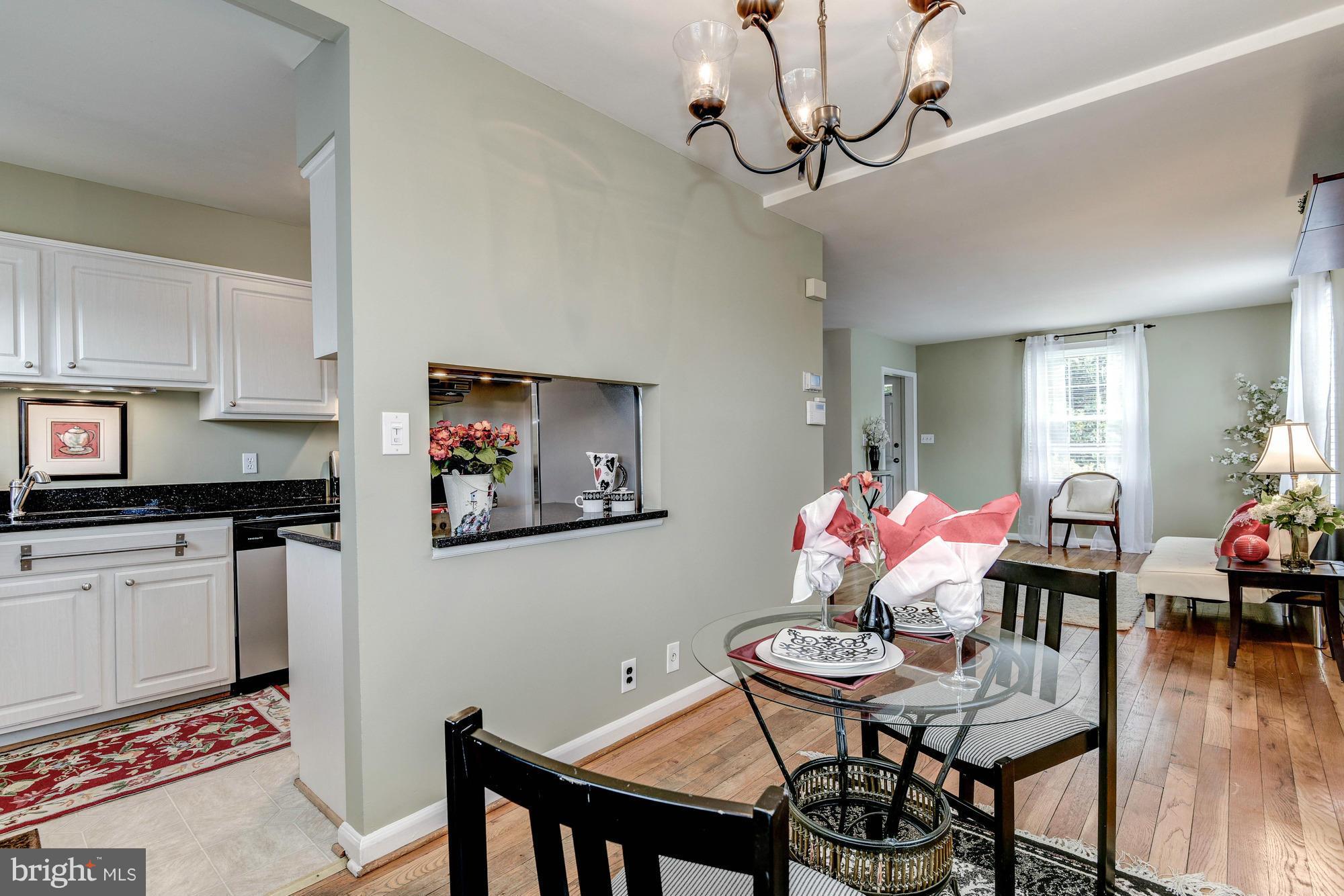 4207 32nd Road South Arlington, VA 22206 - Photo 9 of 25 Dining Room