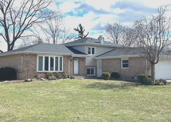 $479,900 | 6705 Trenton Lane, Darien, IL 60561