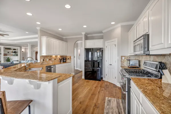 $930,000 | 3111 Burnside Circle, Lago Vista, TX 78645