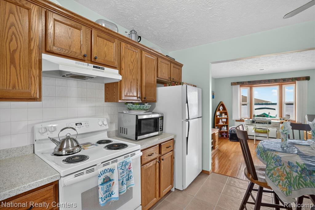 9450 Dexter-Pinckney Road Pinckney, MI 48169 - Photo 15 of 39