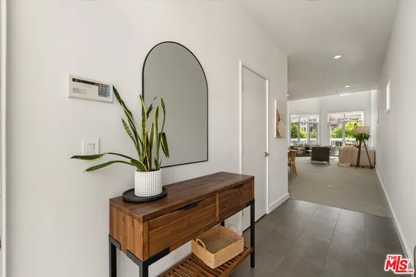 $1,599,000 | 3002 3rd Street, Unit 304, Santa Monica, CA 90405