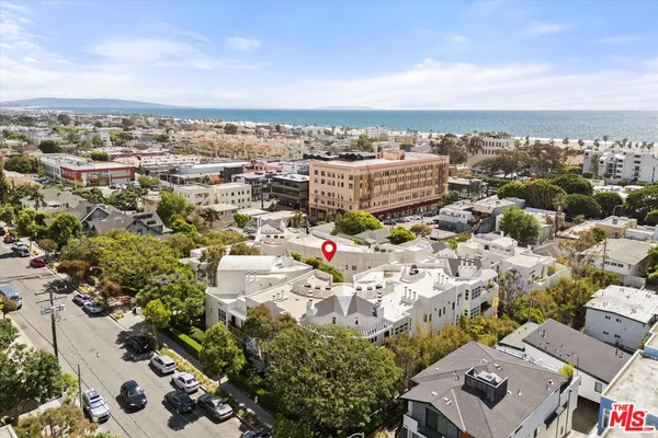 $1,599,000 | 3002 3rd Street, Unit 304, Santa Monica, CA 90405