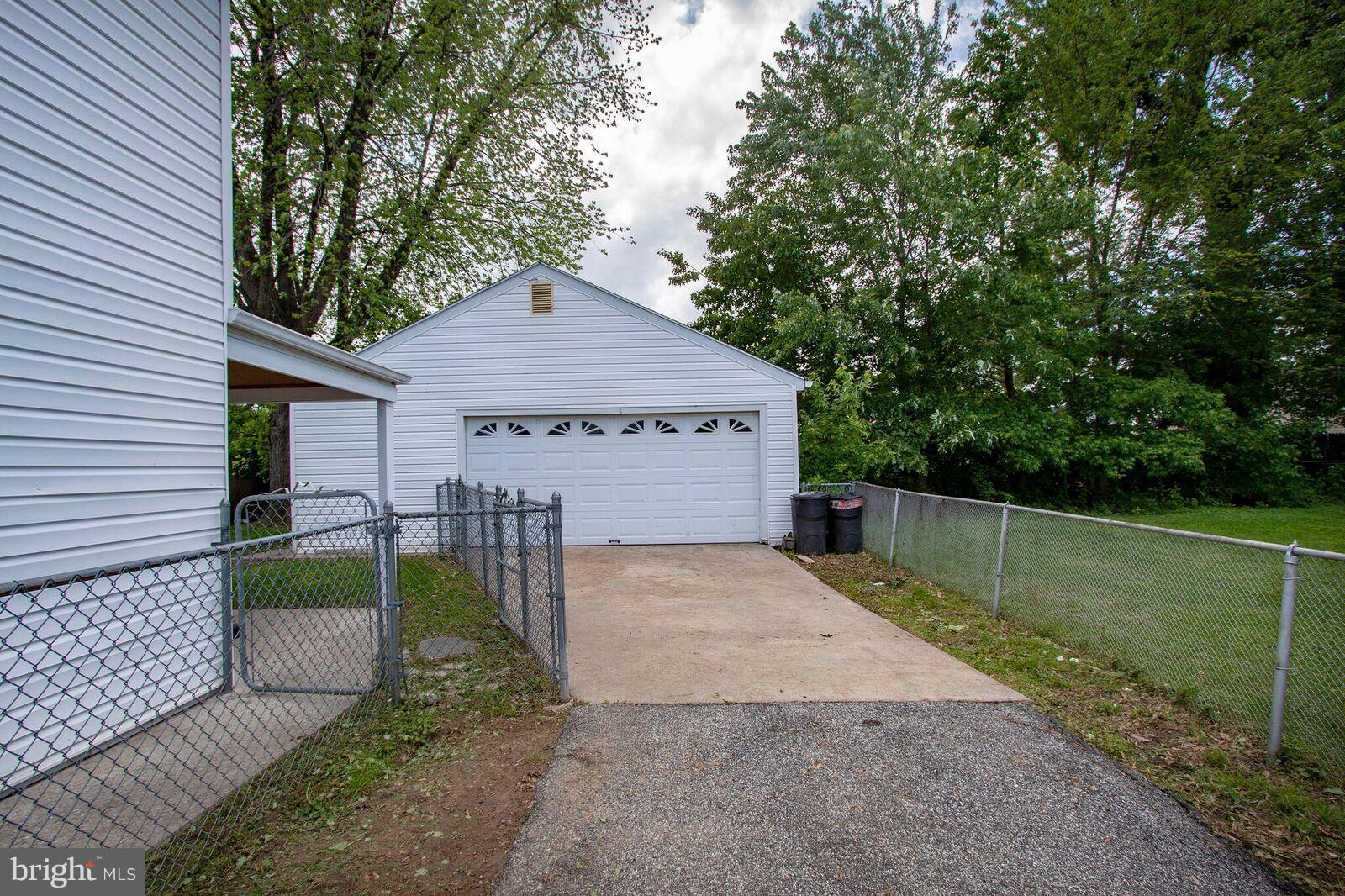 8237 North Boundary Road Baltimore, MD 21222 - Photo 27 of 30 Garage