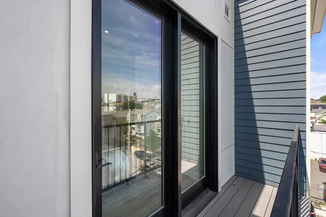 $3,208 | 523 2nd Street, Unit 201, Everett, MA 02149