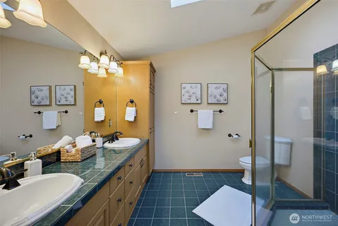 $1,183,000 | 8802 Key Peninsula Highway Northwest, Lakebay, WA 98349