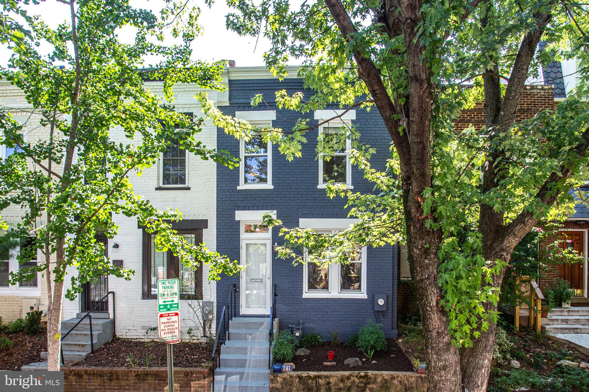 241 Warren Street Northeast Washington, DC 20002 - Photo 3 of 43 Perfect starter home/condo alternative, w/benefits