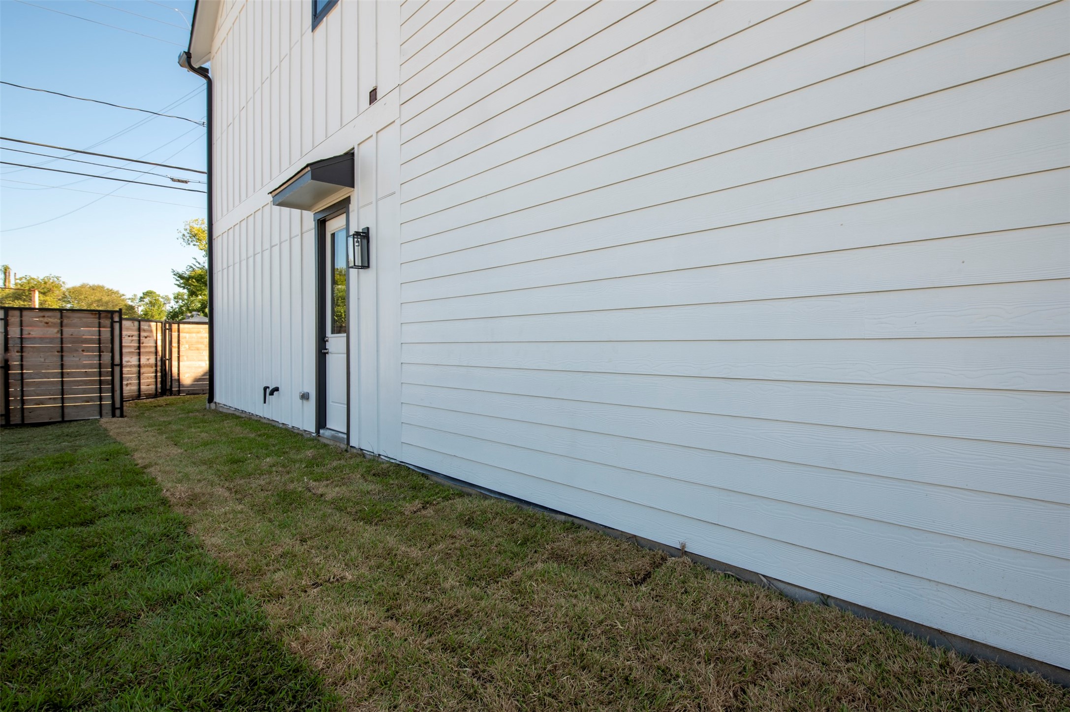 5132 Rosslyn Road Houston, TX 77018 - Photo 39 of 40 a view of a backyard