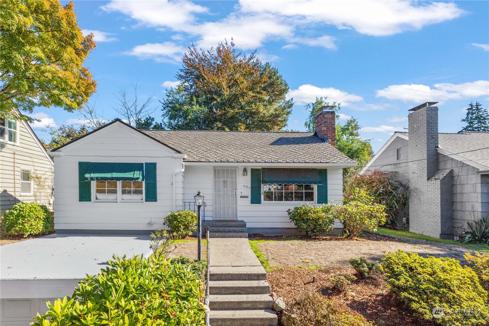 6512 27th Avenue Northeast Seattle, WA 98115 - Photo 3 of 39