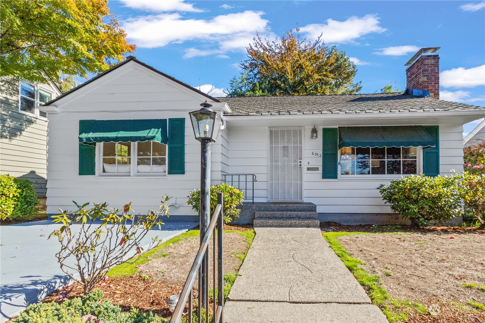 6512 27th Avenue Northeast Seattle, WA 98115 - Photo 4 of 39