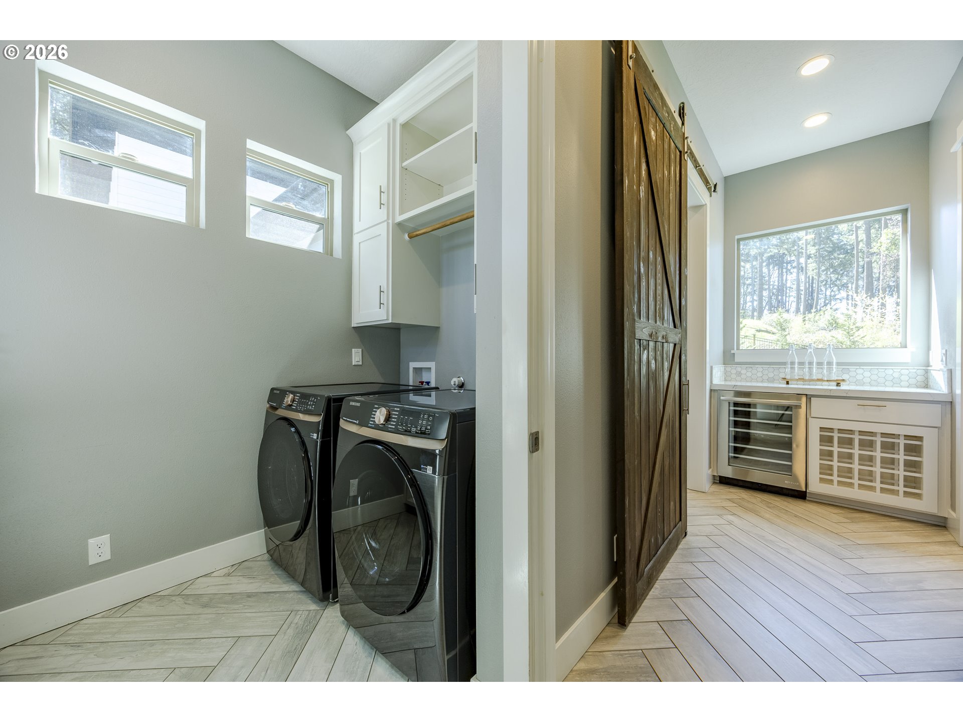4048 Eagle View Drive Eugene, OR 97405 - Photo 20 of 48 a view of entryway with wooden floor