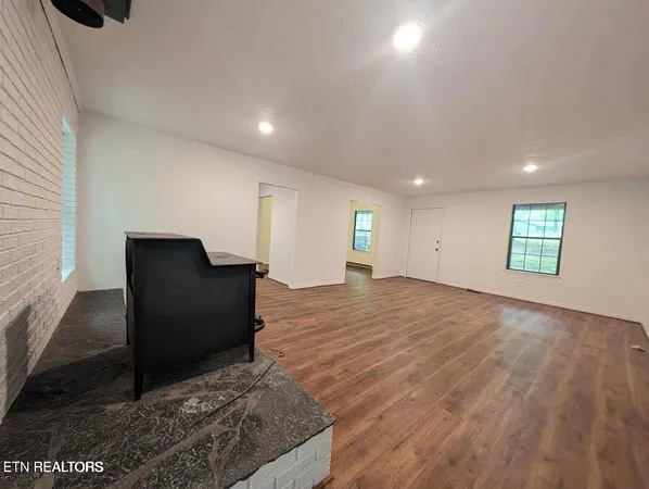 $259,900 | 549 Yellow Cliff Estates Road, Jamestown, TN 38556