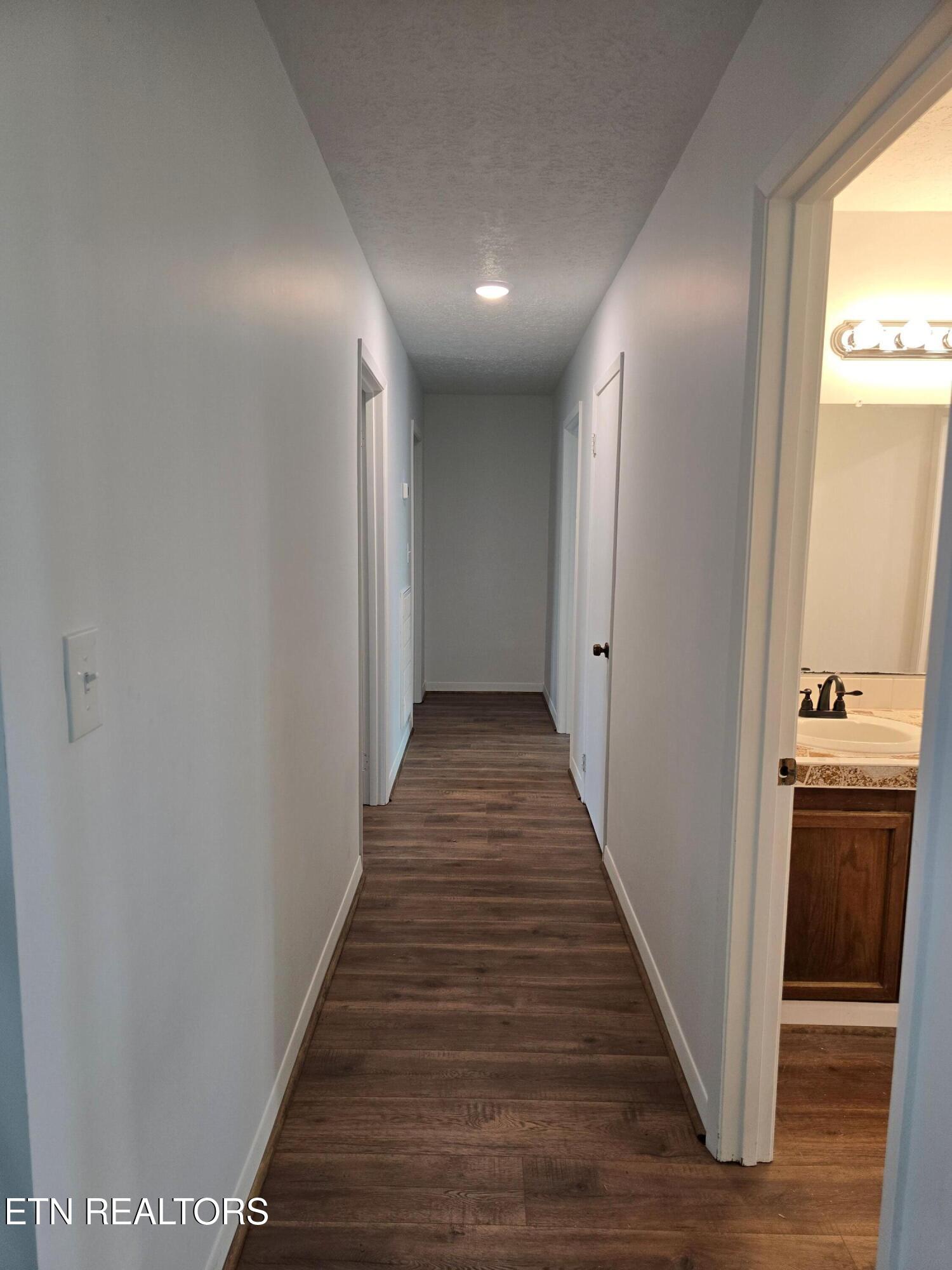 549 Yellow Cliff Estates Road Jamestown, TN 38556 - Photo 19 of 34 hallway