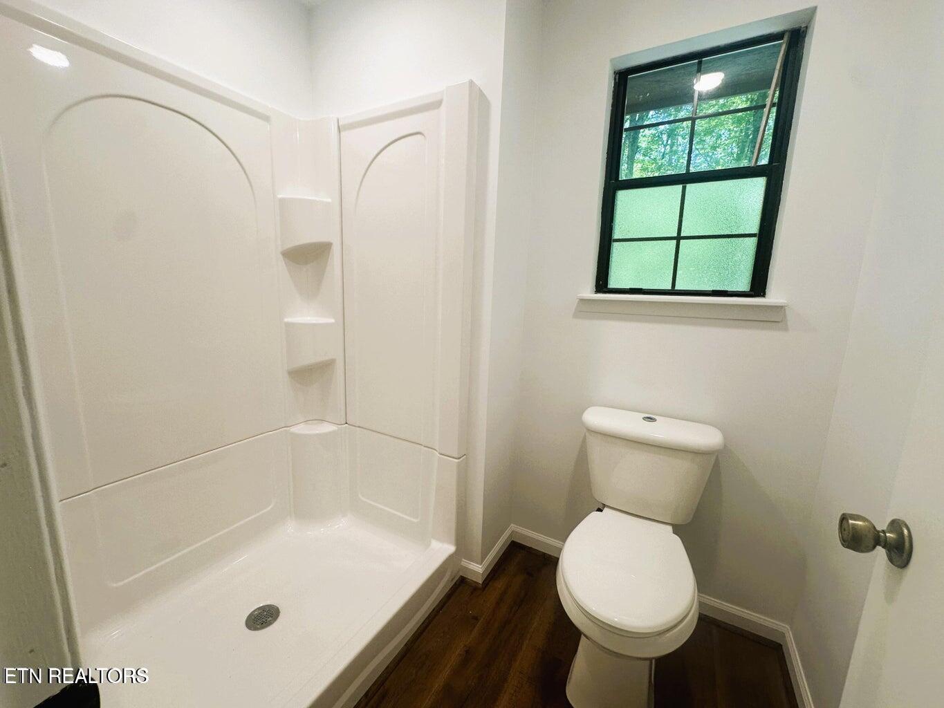 549 Yellow Cliff Estates Road Jamestown, TN 38556 - Photo 25 of 34 hall bath 2
