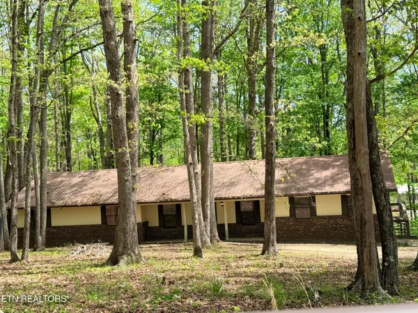 $259,900 | 549 Yellow Cliff Estates Road, Jamestown, TN 38556