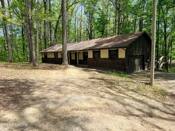 $259,900 | 549 Yellow Cliff Estates Road, Jamestown, TN 38556