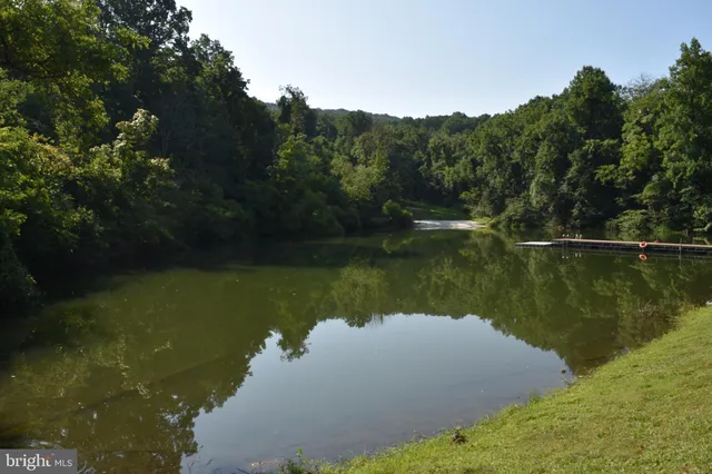 $489,900 | 33 Dogwood Blossom Lane, Front Royal, VA 22630