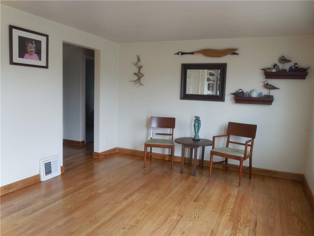 163 Castle Road Pittsburgh, PA 15234 - Photo 3 of 21 Gallery Image 3