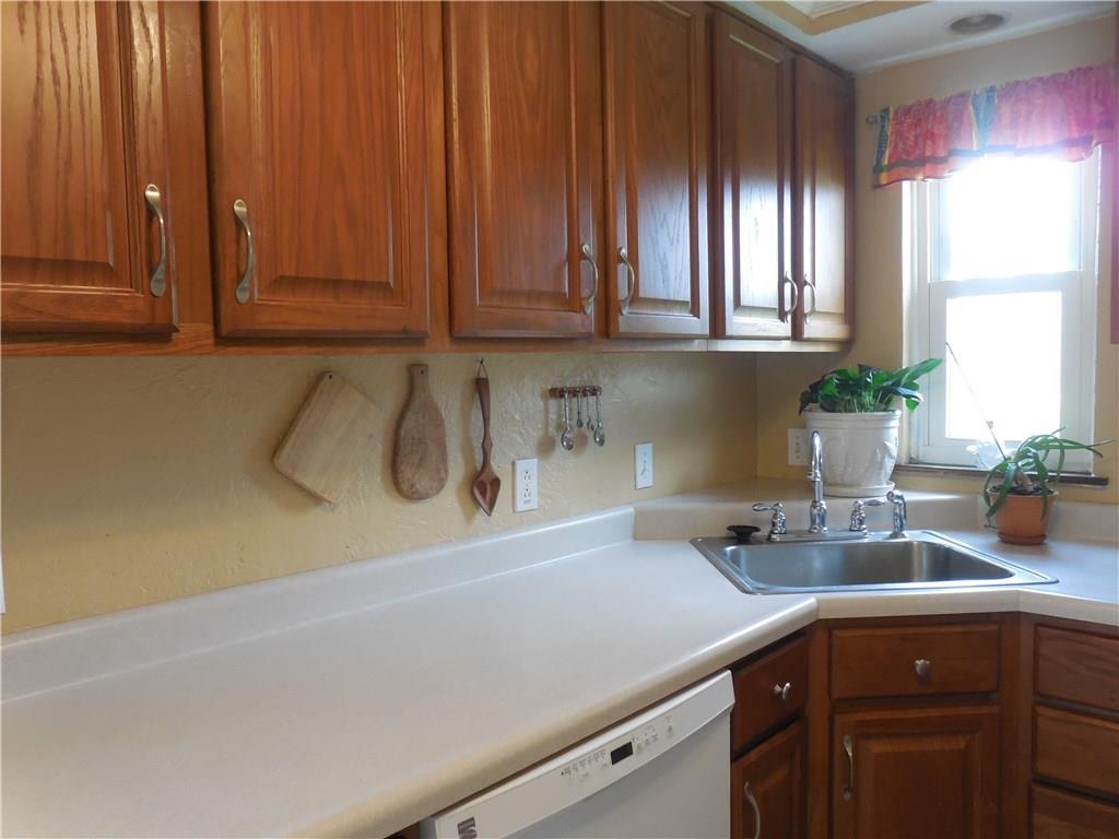 163 Castle Road Pittsburgh, PA 15234 - Photo 6 of 21 Gallery Image 6