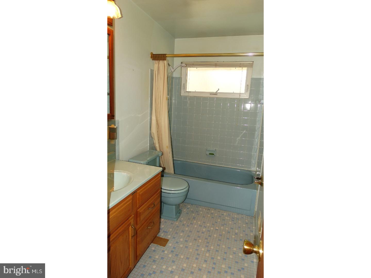 1709 Hampton Road Bethlehem, PA 18020 - Photo 10 of 21 Gallery Image 10