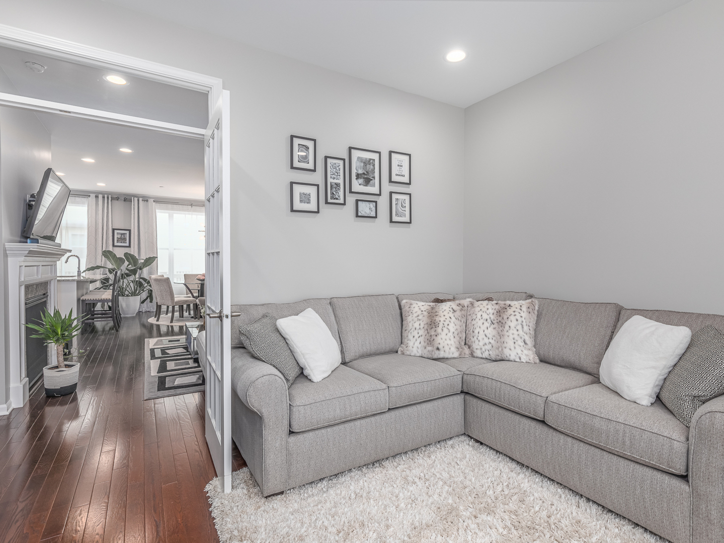 102 Lexington Lane Rolling Meadows, IL 60008 - Photo 13 of 37