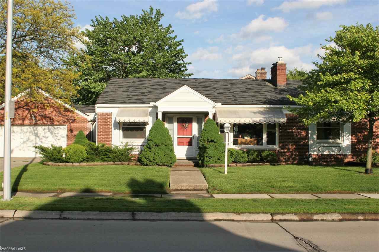 1366 Torrey Road Grosse Pointe, MI 48236 - Photo 1 of 23 Spacious 2 bedroom brick