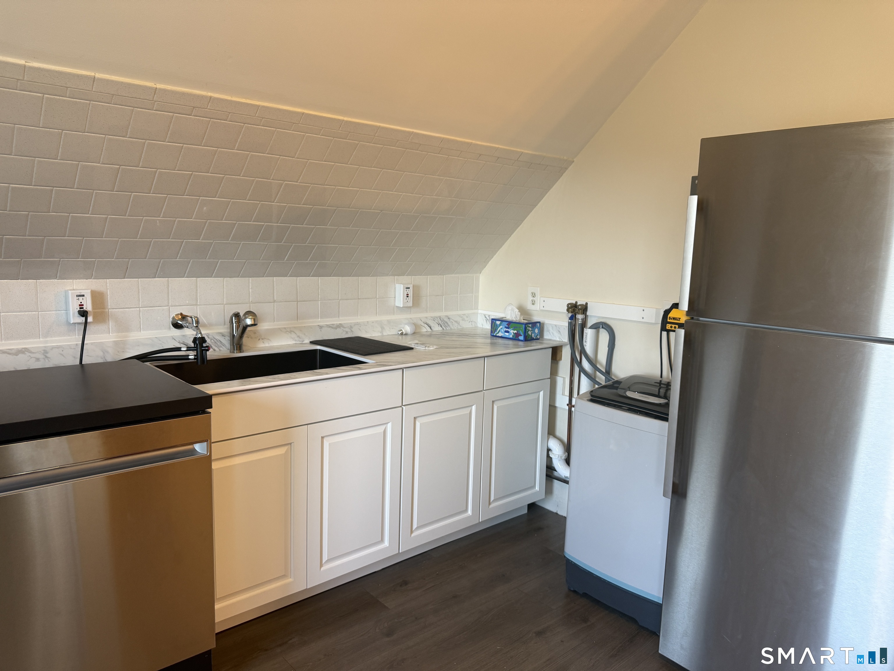 41-45 Wade Street Bridgeport, CT 06604 - Photo 27 of 40