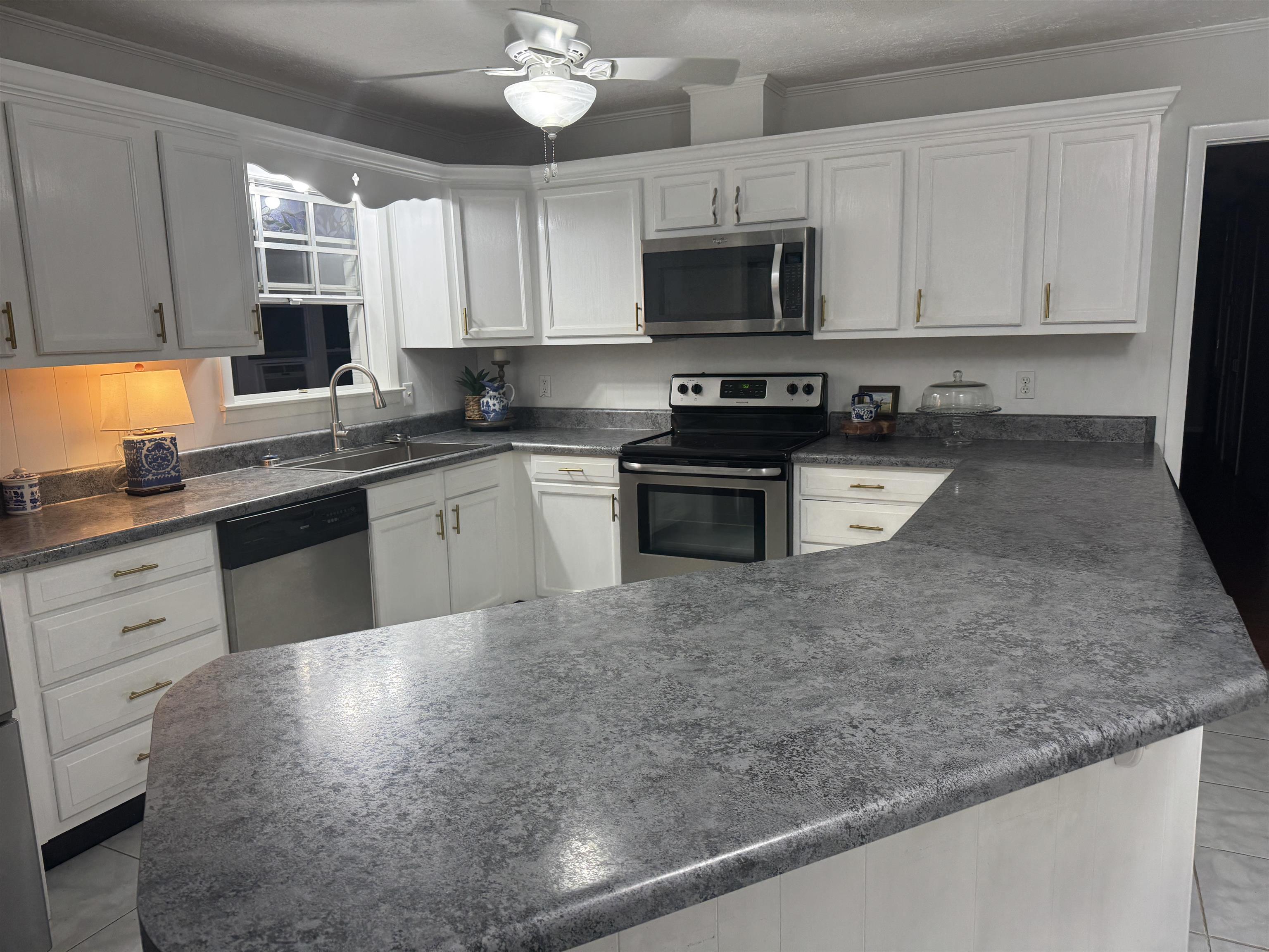 440 Dogwood Drive Jackson, AL 36545 - Photo 16 of 37 Kitchen