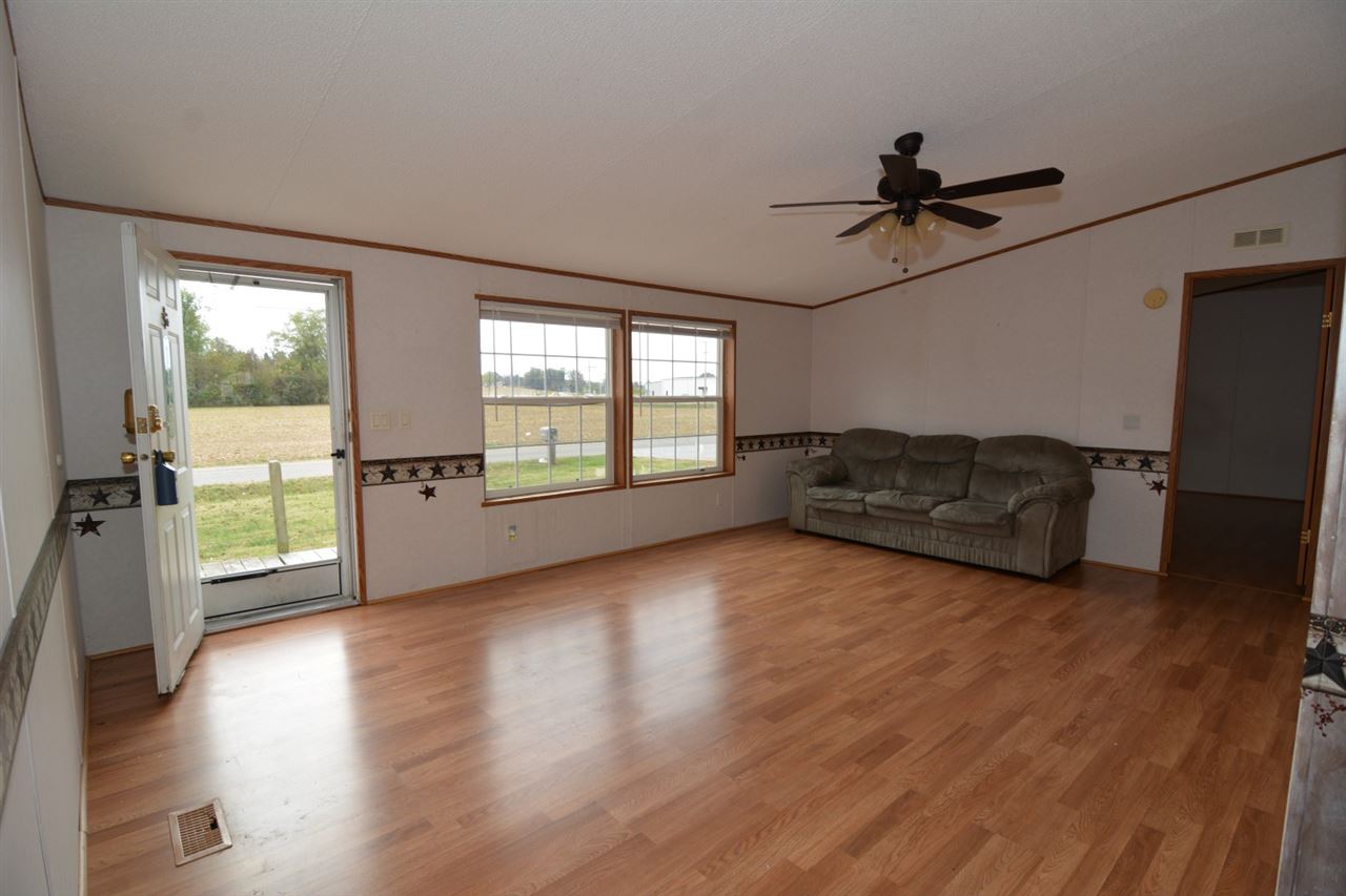 7222 Greenwood Road Chandler, IN 47610 - Photo 3 of 19 Gallery Image 3