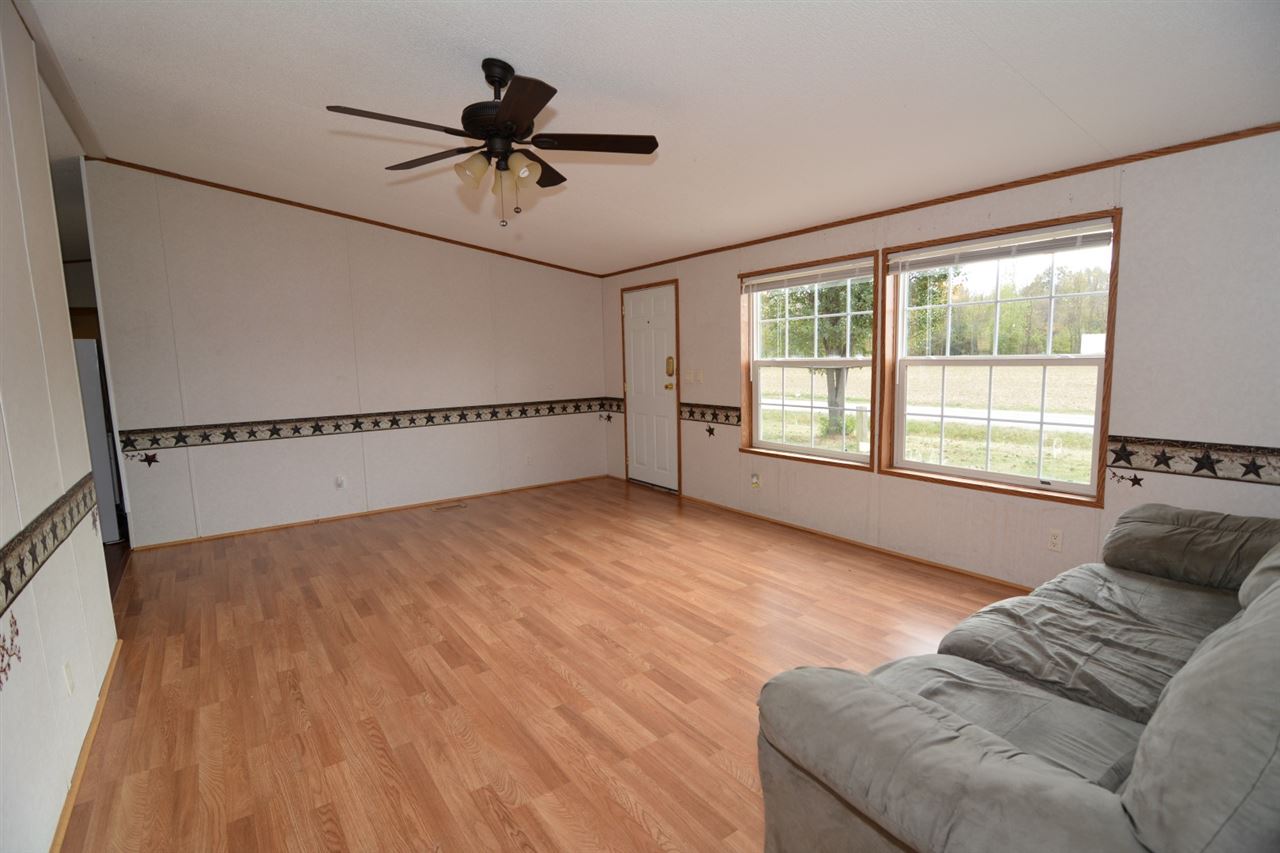 7222 Greenwood Road Chandler, IN 47610 - Photo 4 of 19 Gallery Image 4