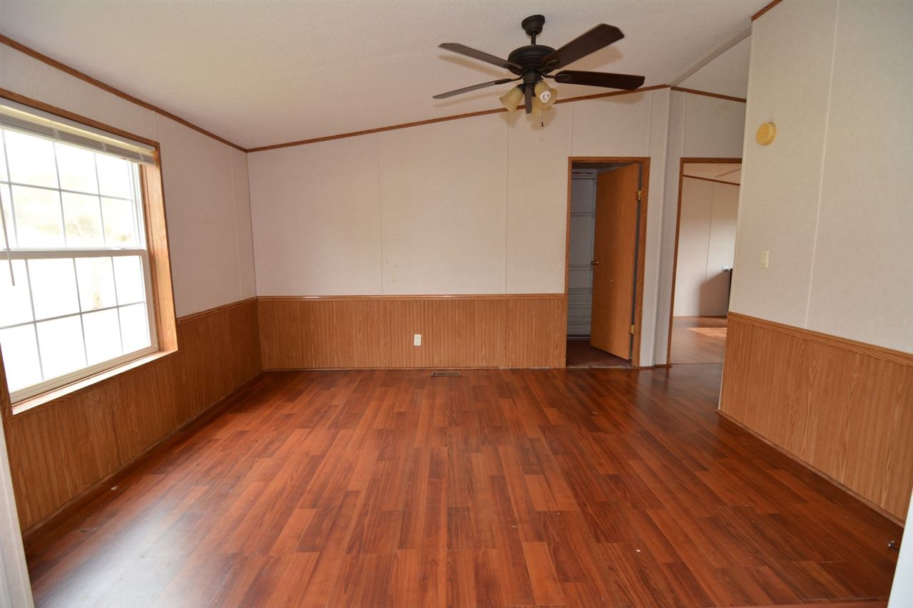 7222 Greenwood Road Chandler, IN 47610 - Photo 5 of 19 Gallery Image 5