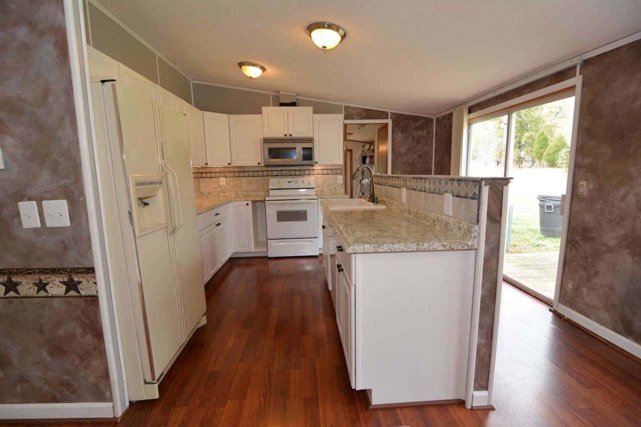 7222 Greenwood Road Chandler, IN 47610 - Photo 6 of 19 Gallery Image 6