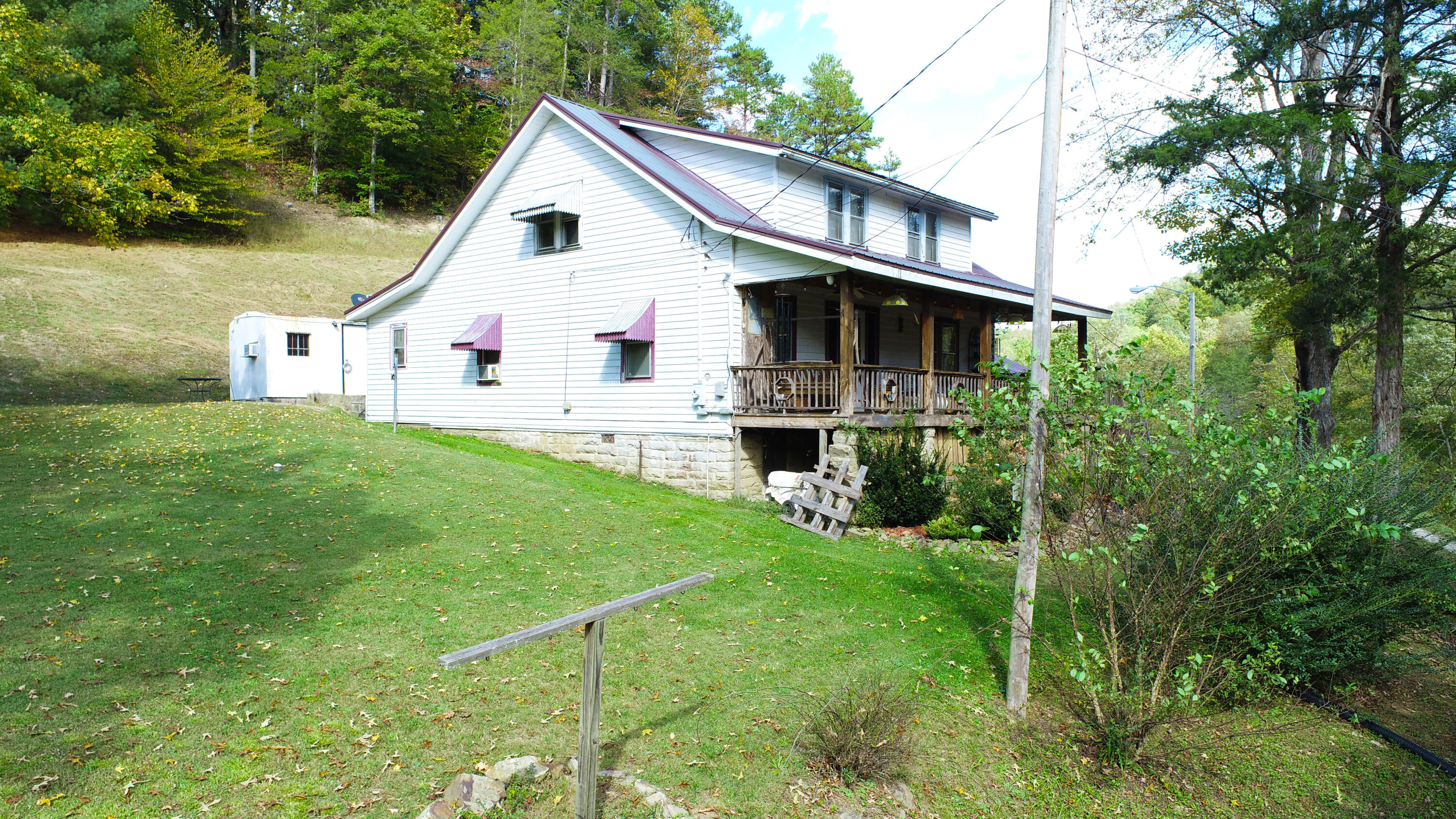 346 Goose Creek Road Jackson, KY 41339 - Photo 12 of 40 Front view !
