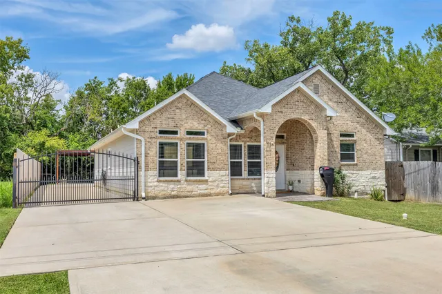 $419,990 | 118 Weldon Street, South Houston, TX 77587
