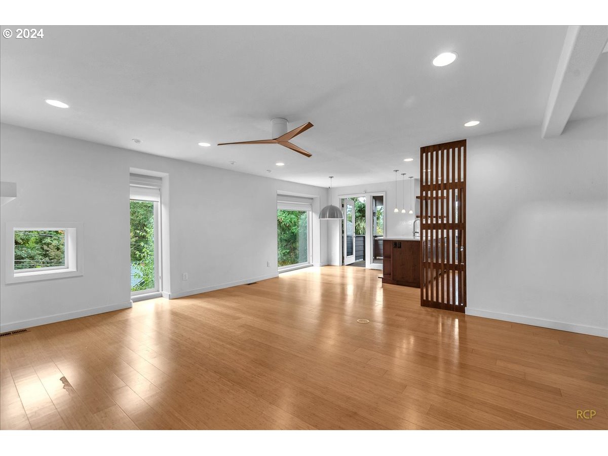 6318 Southwest 32nd Avenue Portland, OR 97239 - Photo 3 of 44 Gallery Image 3
