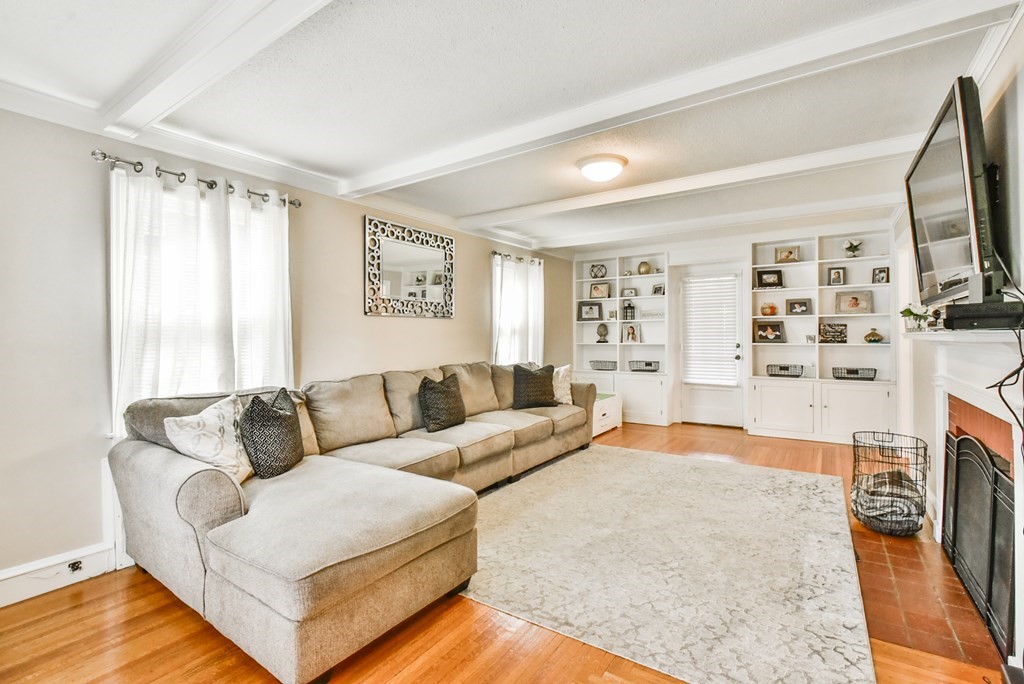 58 Bangor Street Springfield, MA 01118 - Photo 7 of 31 Gallery Image 7
